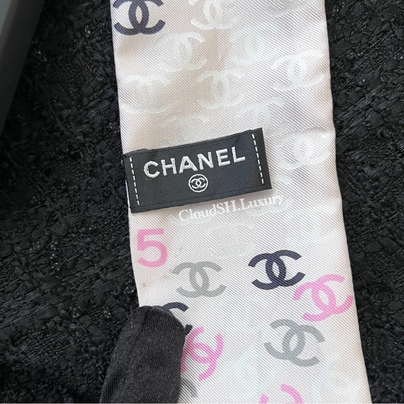 Auth Chanel All Over CC logo Pink Silk Bandeau - Picture 5 of 6